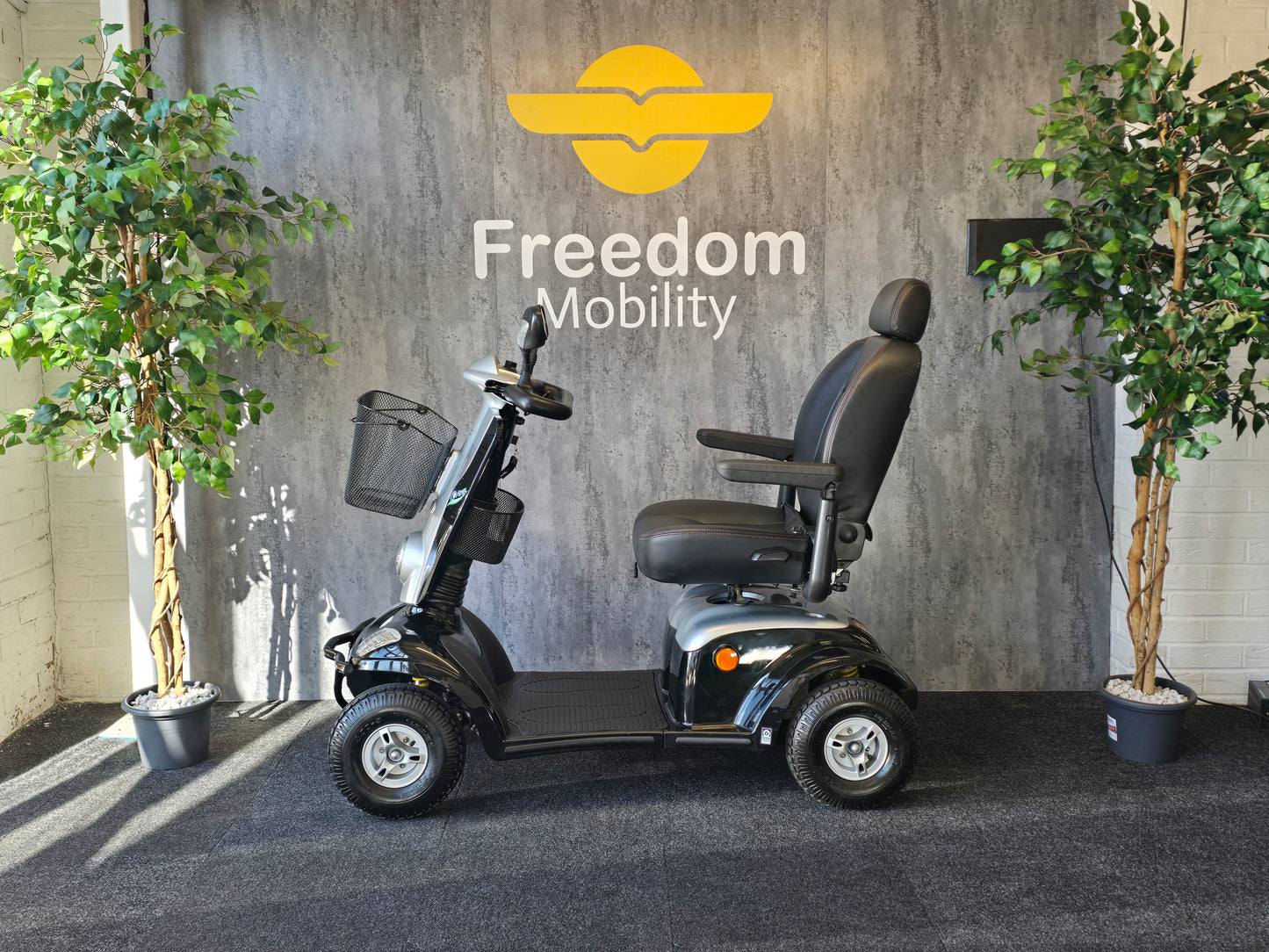 Kymco Maxi XLS (Black) - Reconditioned