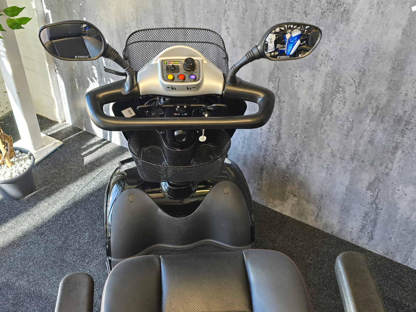 Kymco Maxi XLS (Black) - Reconditioned