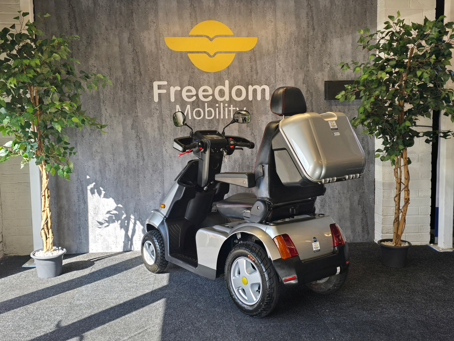 TGA Breeze S4 (Silver) - Reconditioned