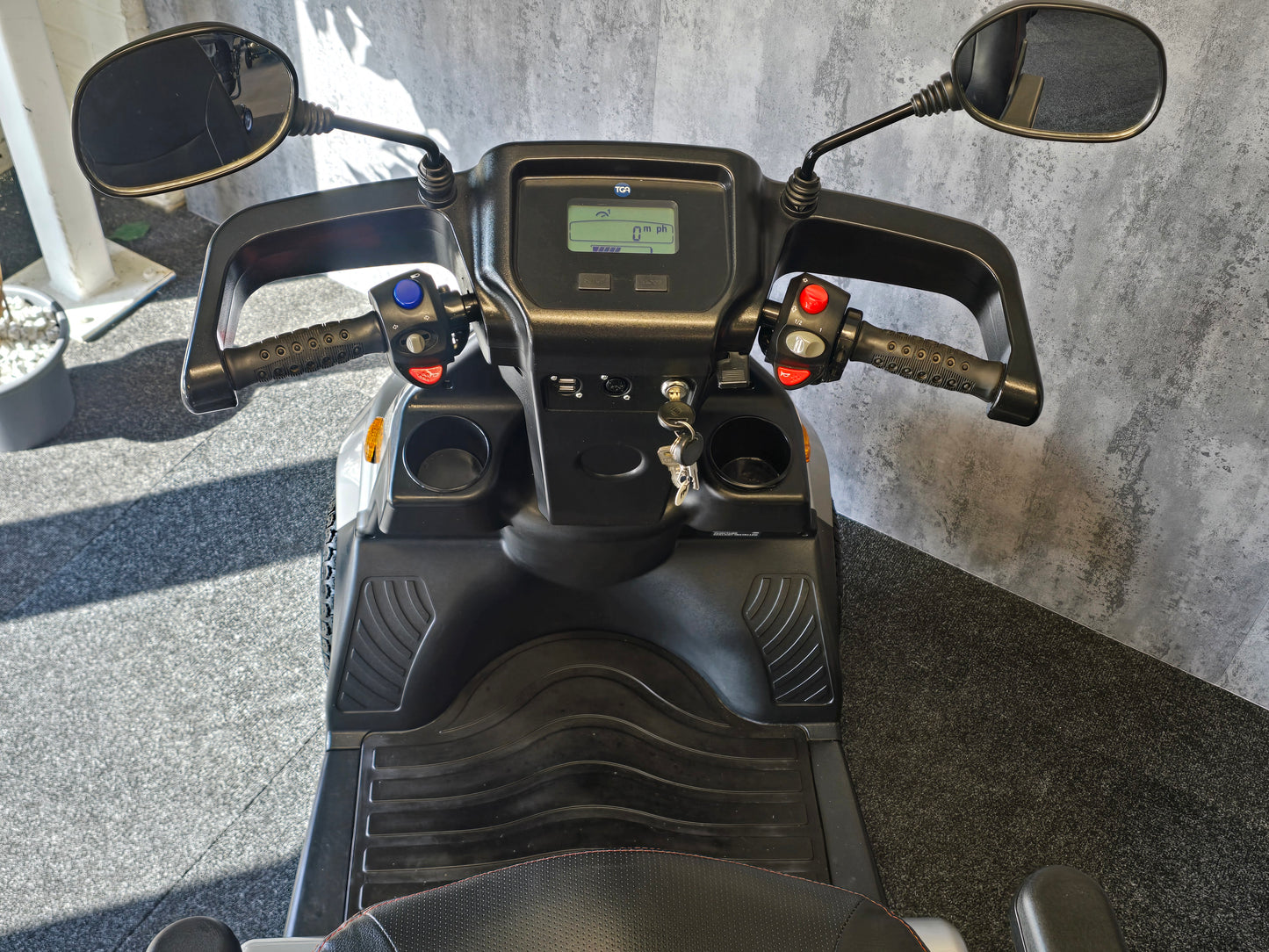 TGA Breeze S4 (Silver) - Reconditioned