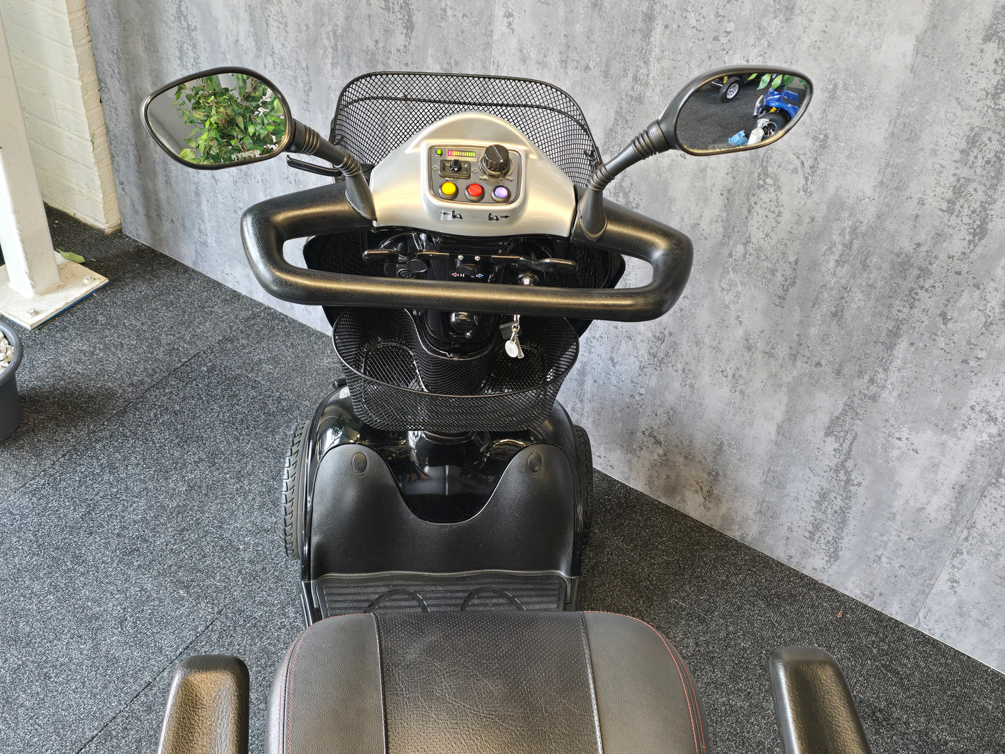 Kymco Midi XLS (Black) Solid Tyres- Reconditioned