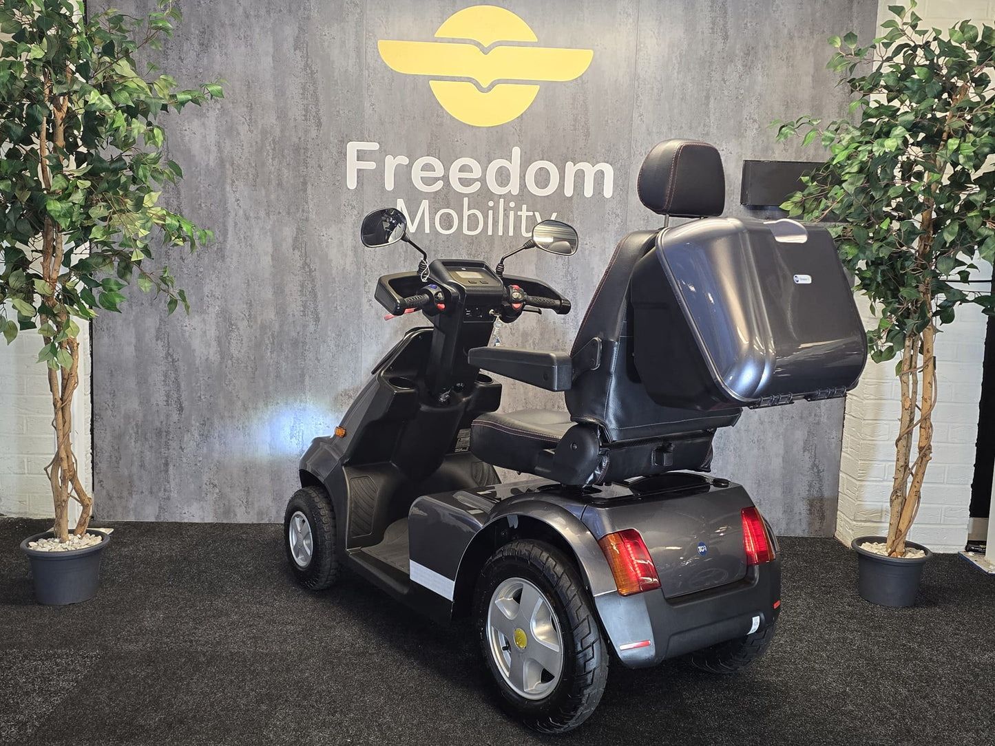 TGA Breeze S4 (Grey) - Reconditioned