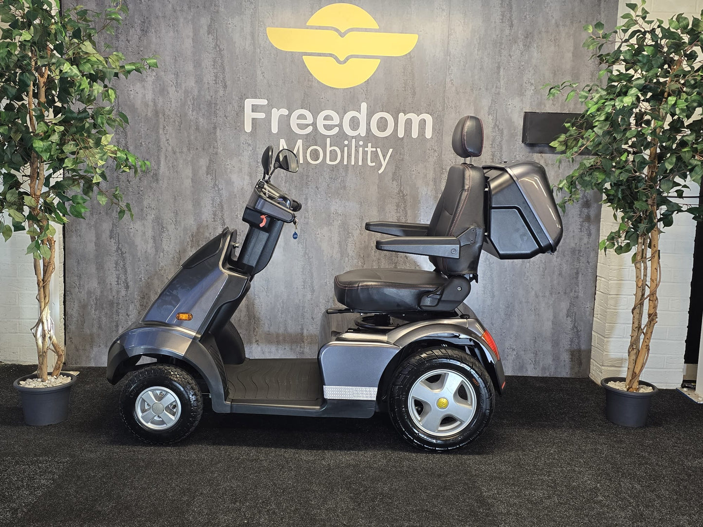 TGA Breeze S4 (Grey) - Reconditioned
