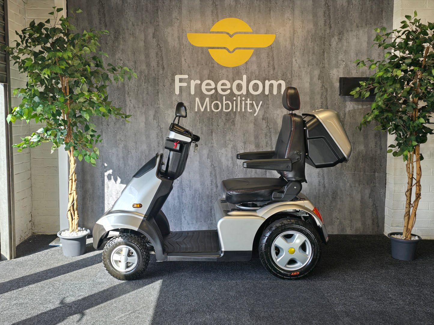 TGA Breeze S4 (Silver) - Reconditioned