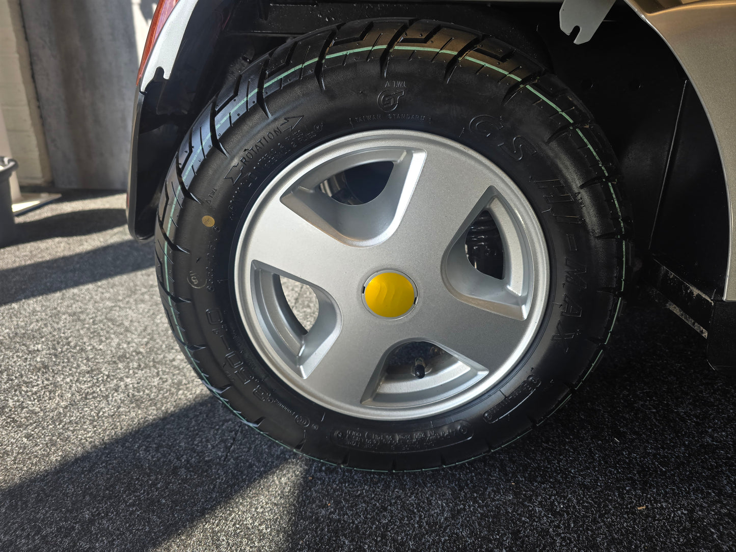 TGA Breeze S4 (Silver) - Reconditioned